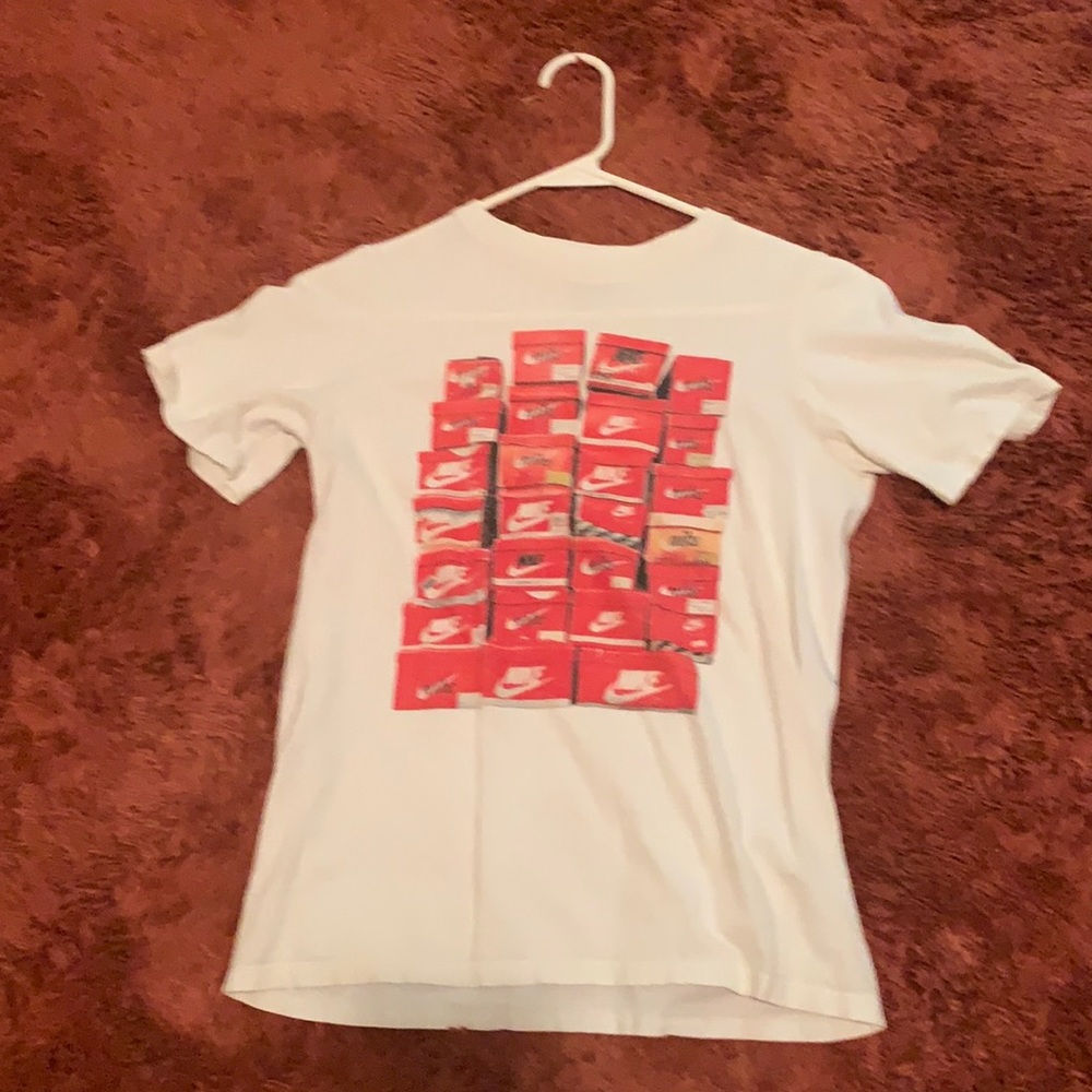 Nike box tee shirt
